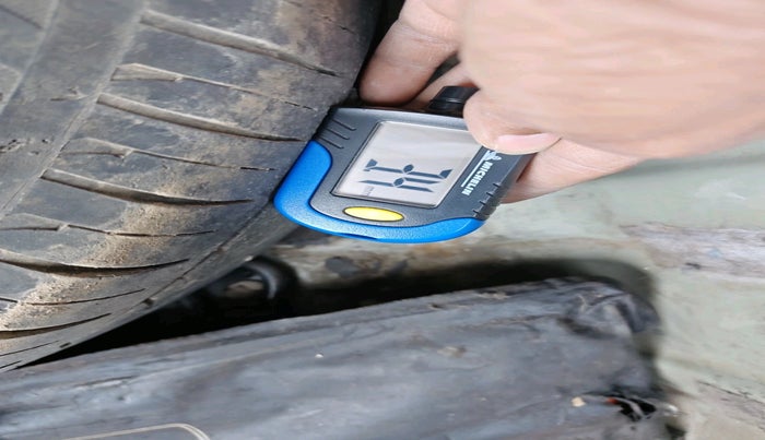 2015 Toyota Etios GD, Diesel, Manual, 2,96,657 km, tyre