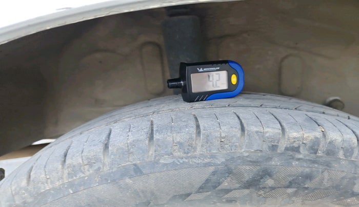 2015 Toyota Etios GD, Diesel, Manual, 2,96,657 km, tyre