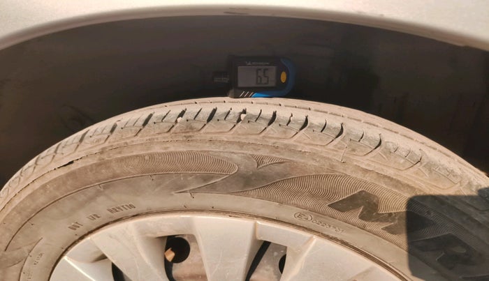 2017 Toyota Etios GD, Diesel, Manual, 83,619 km, tyre