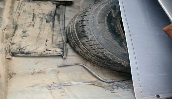 2017 Toyota Etios GD, Diesel, Manual, 83,619 km, tyre