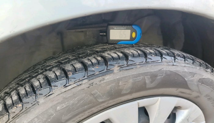 2017 Toyota Etios GD, Diesel, Manual, 83,619 km, tyre