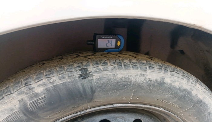 2017 Maruti Swift Dzire VXI, Petrol, Manual, 52,387 km, tyre