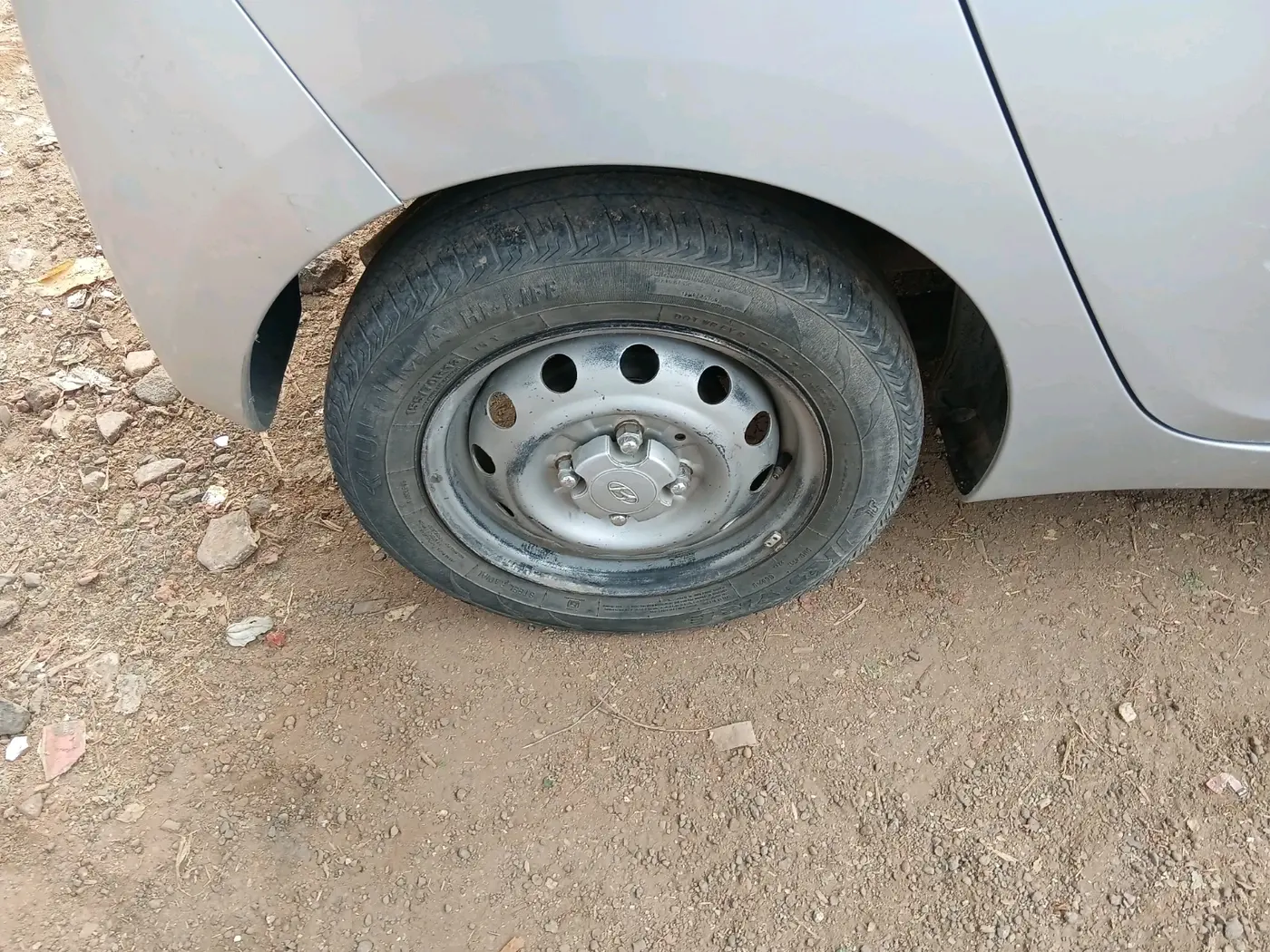 2018 Hyundai Eon ERA +, Petrol, Manual, 77,733 km, tyre