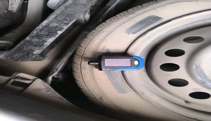 2012 Maruti Wagon R 1.0 VXI, Petrol, Manual, 1,04,446 km, tyre