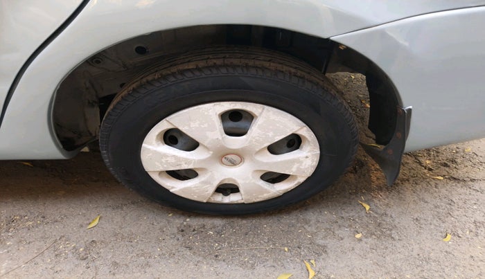 2011 Toyota Etios G, Petrol, Manual, 85,400 km, tyre