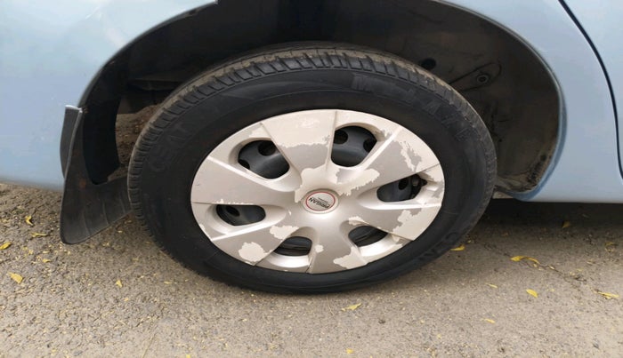 2011 Toyota Etios G, Petrol, Manual, 85,400 km, tyre