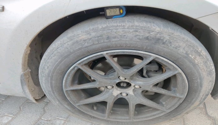 2012 Hyundai Verna FLUIDIC 1.4 CRDI EX, Diesel, Manual, 1,36,397 km, tyre