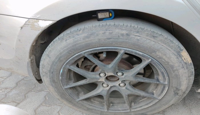 2012 Hyundai Verna FLUIDIC 1.4 CRDI EX, Diesel, Manual, 1,36,397 km, tyre