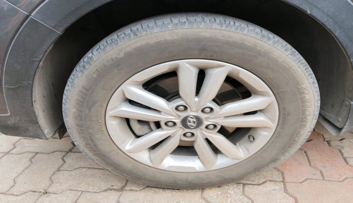 2017 Hyundai Creta SX PLUS 1.6 PETROL, Petrol, Manual, 73,231 km, tyre