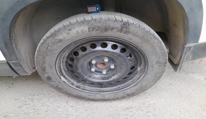 2021 MG HECTOR PLUS SHARP 2.0 DIESEL TURBO MT 6-STR, Diesel, Manual, 1,08,679 km, tyre