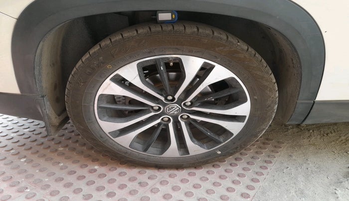 2021 MG HECTOR PLUS SHARP 2.0 DIESEL TURBO MT 6-STR, Diesel, Manual, 1,08,679 km, tyre