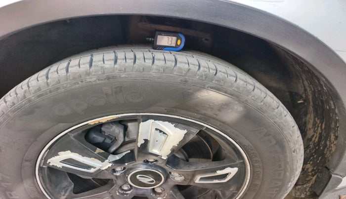 2017 Mahindra XUV500 W6, Diesel, Manual, 39,429 km, tyre