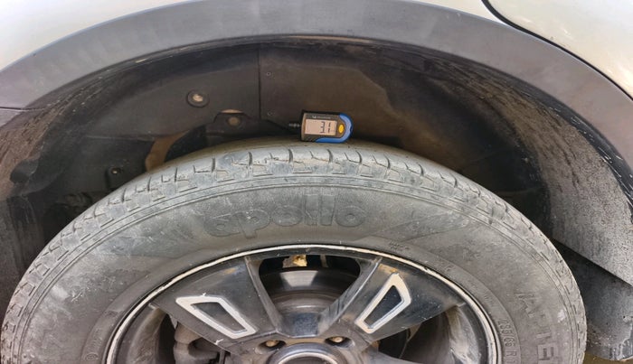 2017 Mahindra XUV500 W6, Diesel, Manual, 39,429 km, tyre