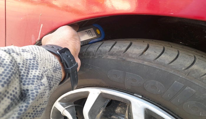 2015 Hyundai Eon ERA +, Petrol, Manual, 83,429 km, tyre