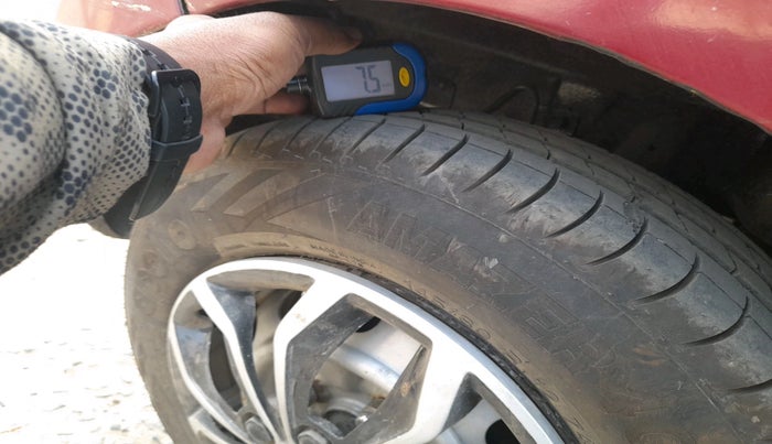 2015 Hyundai Eon ERA +, Petrol, Manual, 83,429 km, tyre