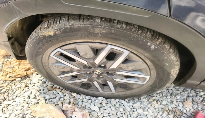 2022 Hyundai VENUE SX 1.0 TURBO IMT, Petrol, Manual, 27,602 km, tyre