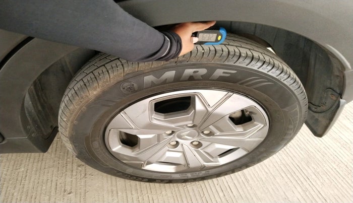 2024 Mahindra XUV 3XO MX3 Pro 1.2 L TCMPFI AT, Petrol, Automatic, 24,521 km, tyre