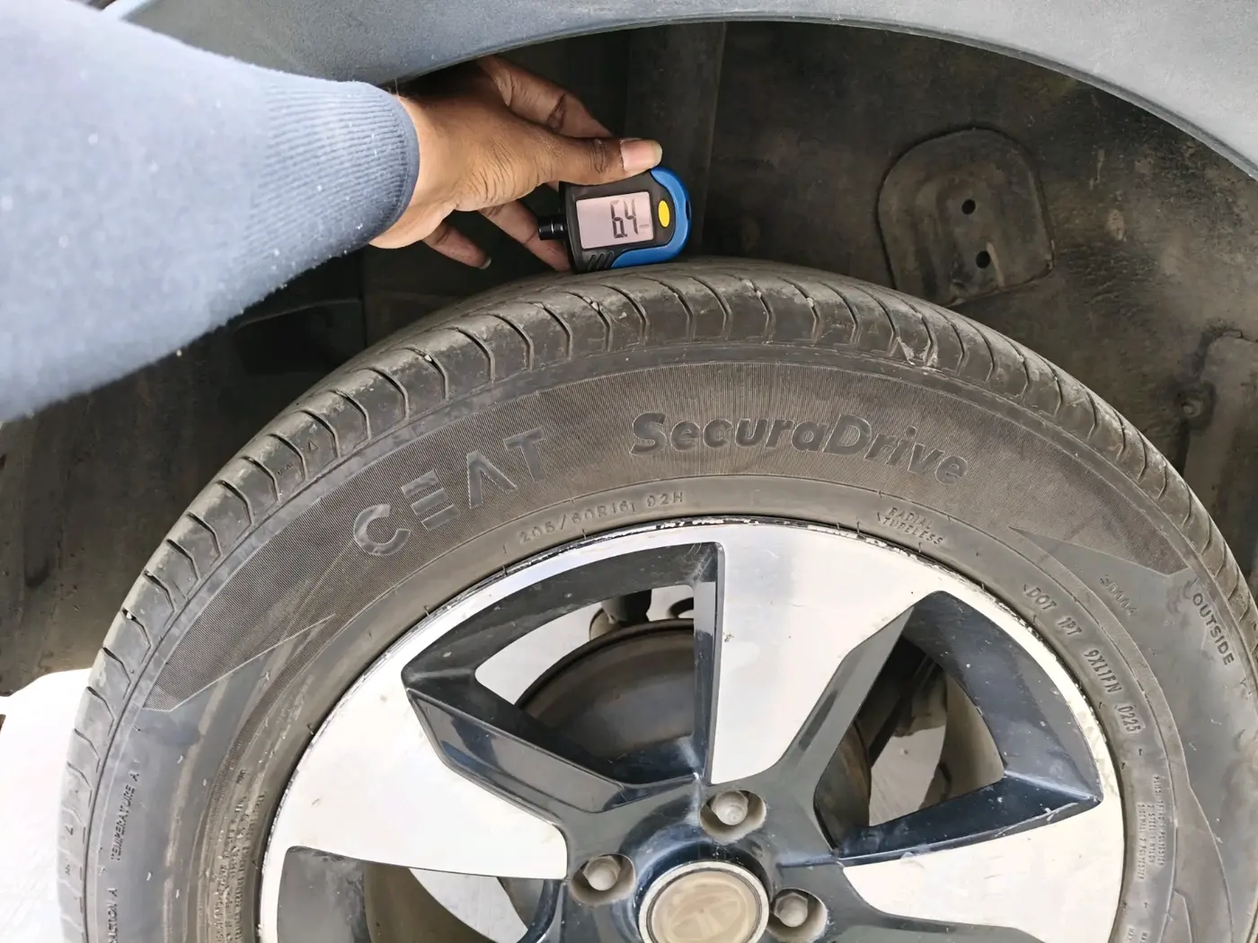 2018 Tata NEXON XZA PLUS DIESEL, Diesel, Automatic, 1,63,700 km, tyre