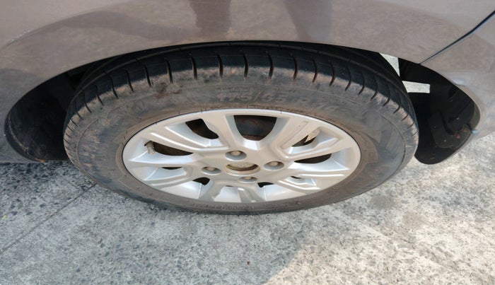 2017 Tata Tiago XZ PETROL, Petrol, Manual, 95,934 km, tyre