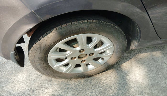 2017 Tata Tiago XZ PETROL, Petrol, Manual, 95,934 km, tyre