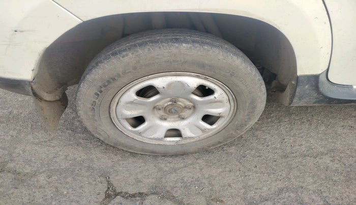 2013 Renault Duster 85 PS RXL DIESEL, Diesel, Manual, 1,36,650 km, tyre