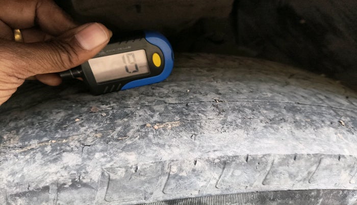 2012 Mahindra XUV500 W8, Diesel, Manual, 1,19,657 km, tyre