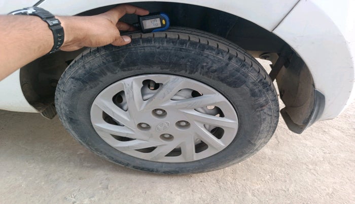 2019 Hyundai NEW SANTRO MAGNA, Petrol, Manual, 32,564 km, tyre