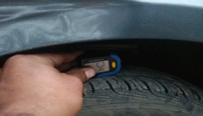 2011 Maruti Swift VXI, Petrol, Manual, 77,199 km, tyre
