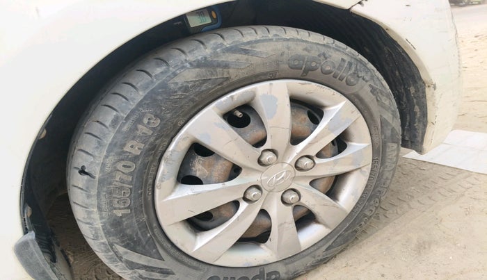 2011 Hyundai Eon MAGNA +, Petrol, Manual, 1,16,669 km, tyre