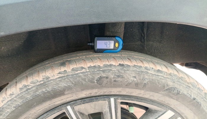 2023 Renault Kwid CLIMBER AMT 1.0, Petrol, Automatic, 39,452 km, tyre