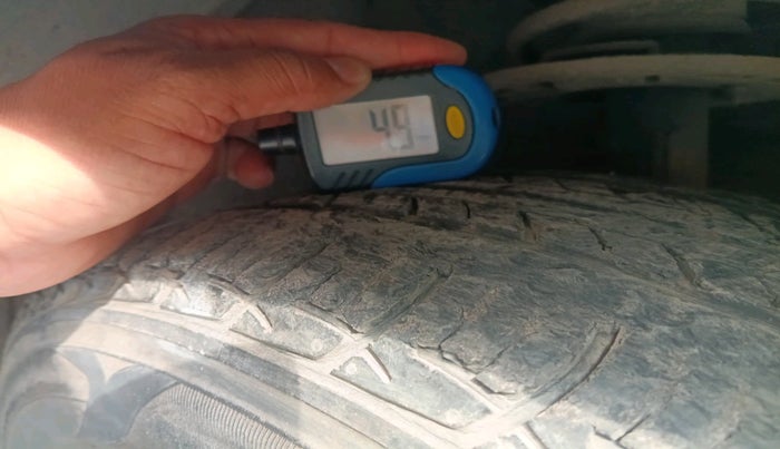 2016 Maruti Ciaz VXI, Petrol, Manual, 49,048 km, tyre