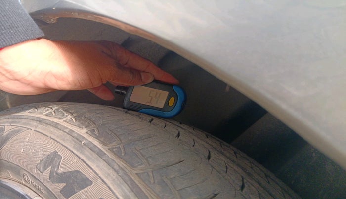 2016 Maruti Ciaz VXI, Petrol, Manual, 49,048 km, tyre