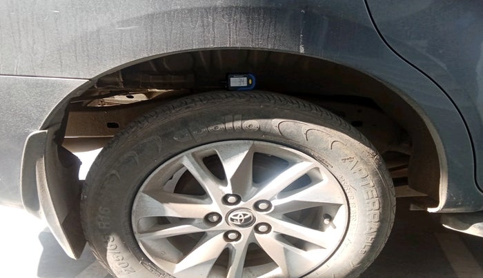 2018 Toyota Innova Crysta 2.4 VX 7 STR, Diesel, Manual, 97,844 km, tyre