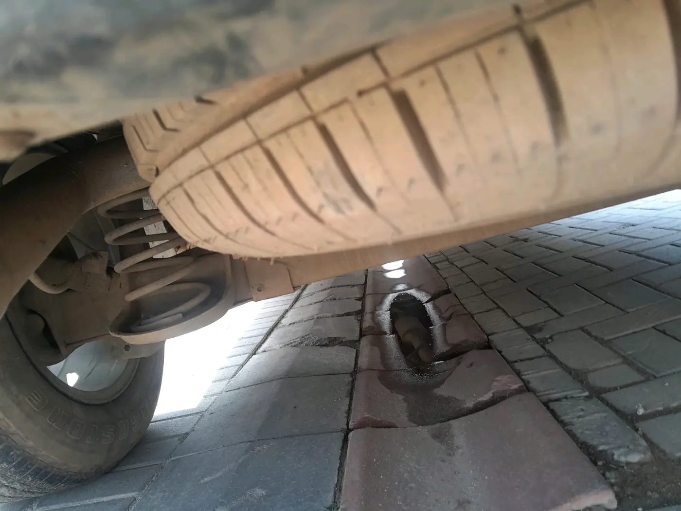 2020 Tata Harrier XZA PLUS 2.0L, Diesel, Automatic, 1,49,299 km, tyre