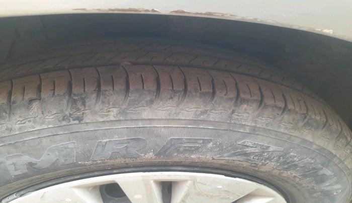 2011 Maruti Swift VXI, Petrol, Manual, 38,583 km, tyre