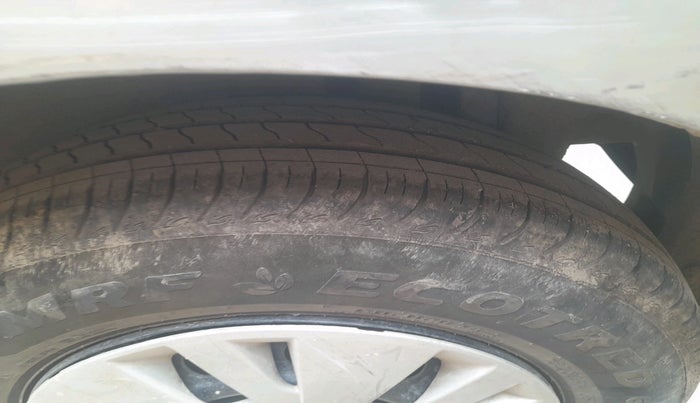 2011 Maruti Swift VXI, Petrol, Manual, 38,583 km, tyre