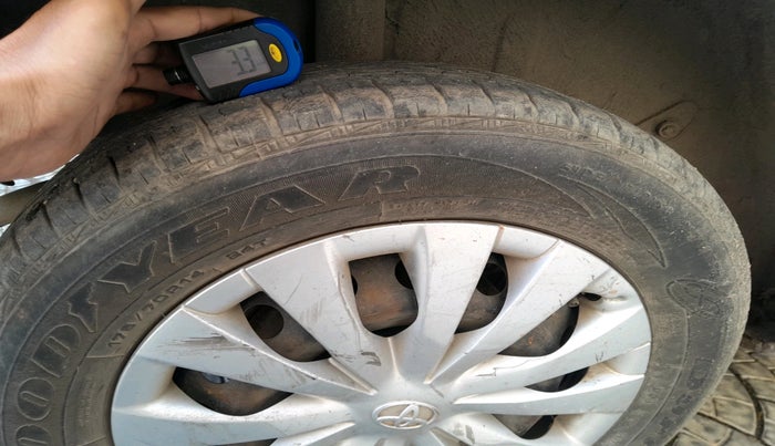 2012 Toyota Etios Liva GD, Diesel, Manual, 1,52,611 km, tyre