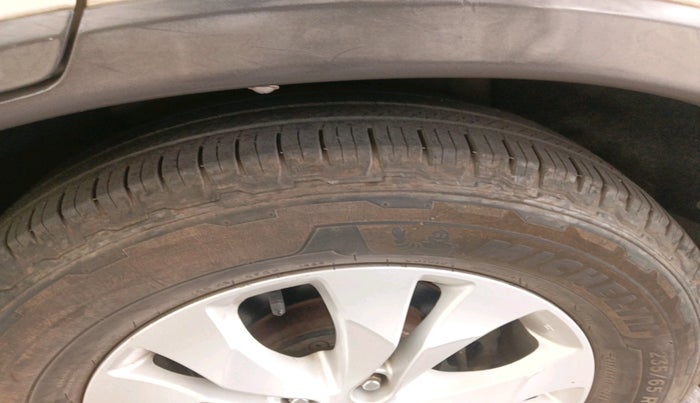 2013 Honda CRV 2.4 AWD AT, Petrol, Automatic, 1,67,641 km, tyre