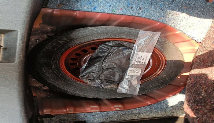 2021 Nissan MAGNITE XV PREMIUM DUAL TONE, Petrol, Manual, 44,435 km, tyre