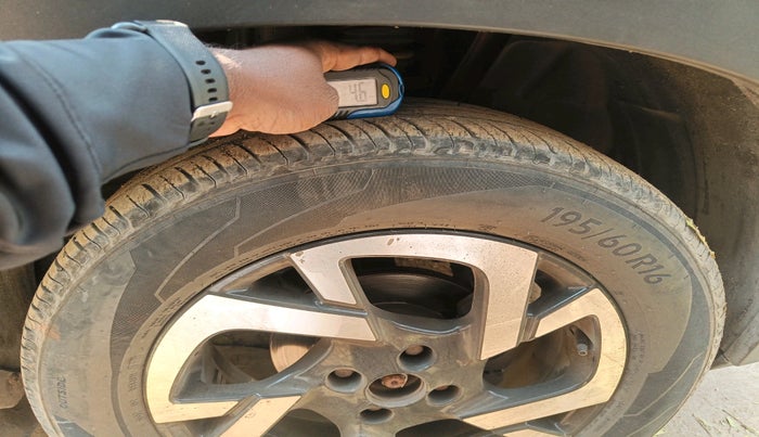 2021 Nissan MAGNITE XV PREMIUM DUAL TONE, Petrol, Manual, 44,435 km, tyre