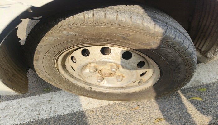 2014 Hyundai Eon ERA + LPG, Petrol, Manual, 79,913 km, tyre