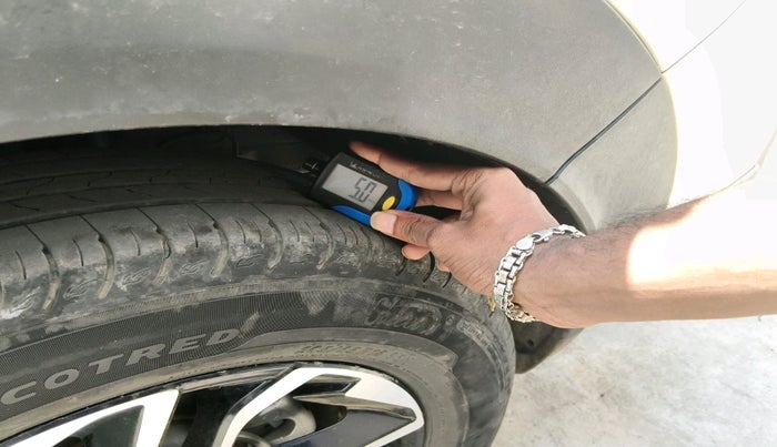 2023 KIA CARENS PRESTIGE PLUS 1.5 PETROL IMT 7 STR, Petrol, Manual, 15,753 km, tyre