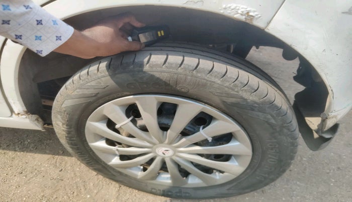 2011 Maruti Wagon R 1.0 VXI, CNG, Manual, 1,66,128 km, tyre