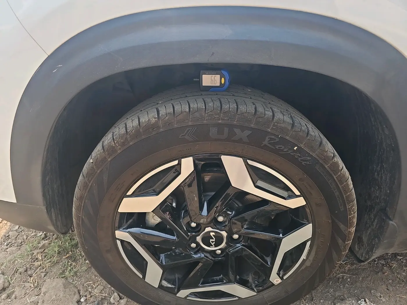 2025 KIA SELTOS HTX (O) 1.5 Petrol iVT, Petrol, Automatic, 2,739 km, tyre