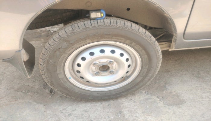 2023 Maruti Eeco 5 STR AC, Petrol, Manual, 69,327 km, tyre