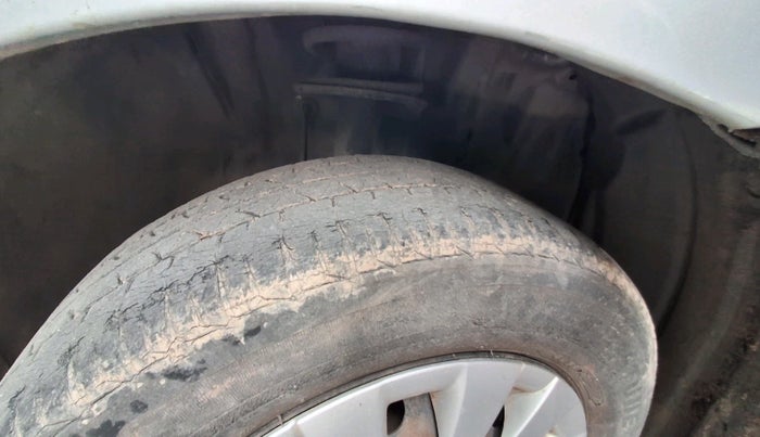 2012 Toyota Etios G, Petrol, Manual, 74,983 km, tyre