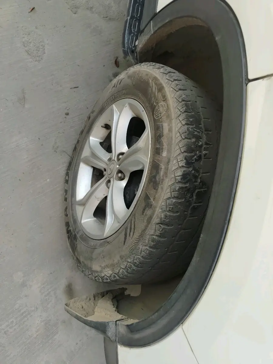 2019 Tata Harrier XT 2.0L KRYOTEC, Diesel, Manual, 1,46,093 km, tyre