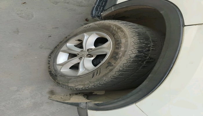 2019 Tata Harrier XT 2.0L KRYOTEC, Diesel, Manual, 1,46,093 km, tyre