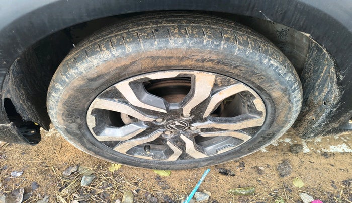 2018 Honda WR-V 1.5L I-DTEC VX MT, Diesel, Manual, 88,481 km, tyre