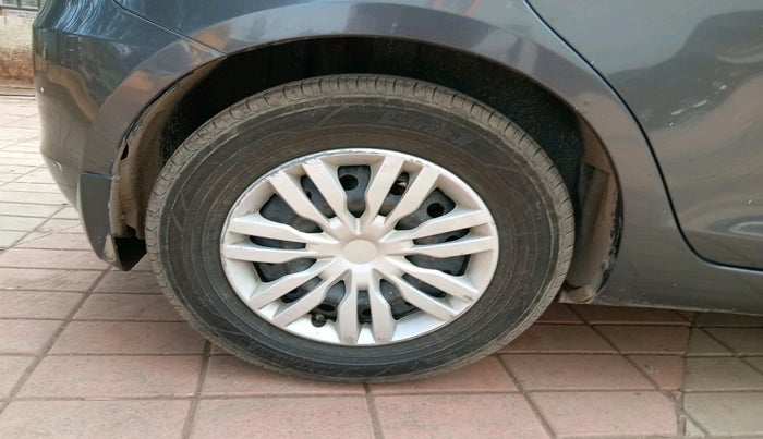 2017 Maruti Swift VXI O, CNG, Manual, 1,09,893 km, tyre